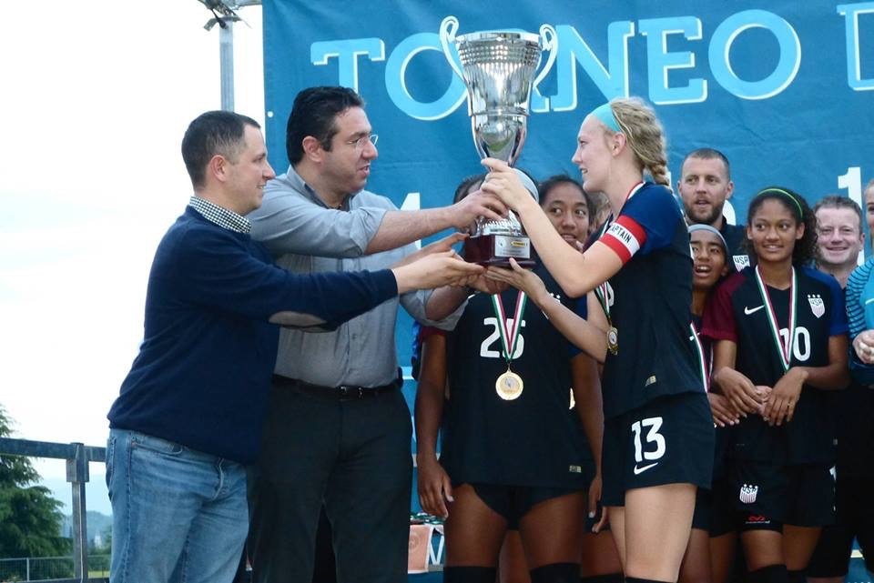 Premiazione volley Torneo delle Nazioni